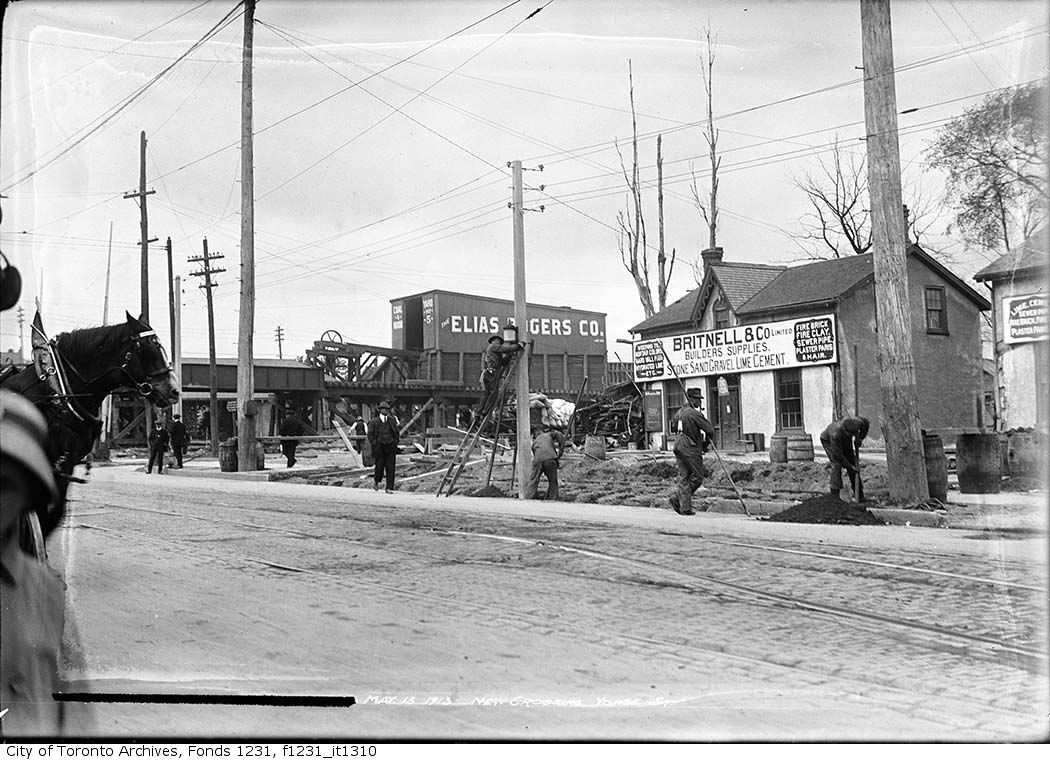Yonge Street at Summerhill Avenue, the block under Terroni Price